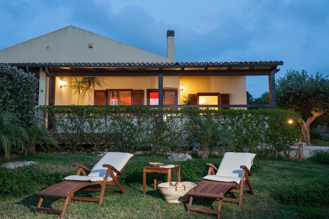 קוסטונאצ'י Villa Baia Verde מראה חיצוני תמונה