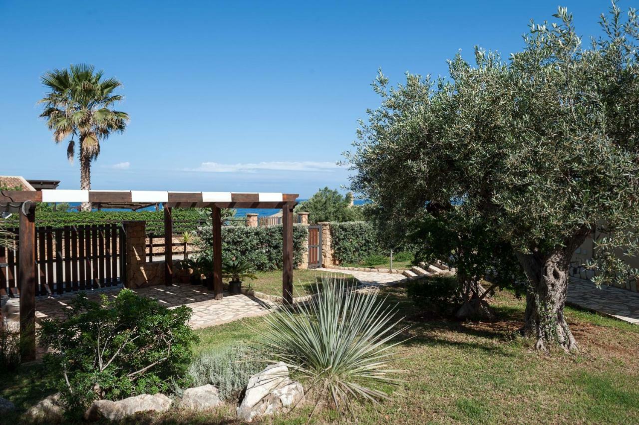 קוסטונאצ'י Villa Baia Verde מראה חיצוני תמונה