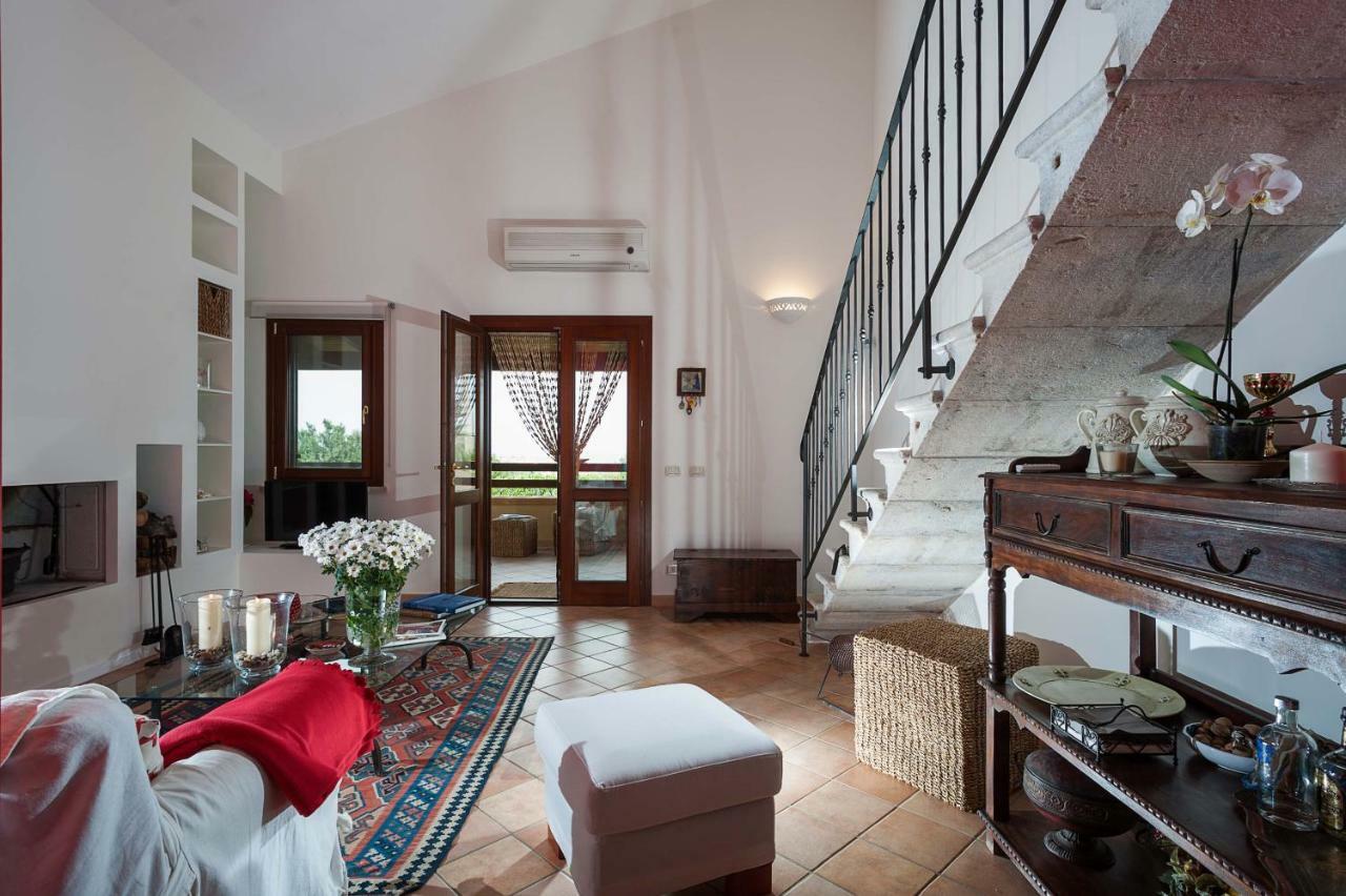 קוסטונאצ'י Villa Baia Verde מראה חיצוני תמונה
